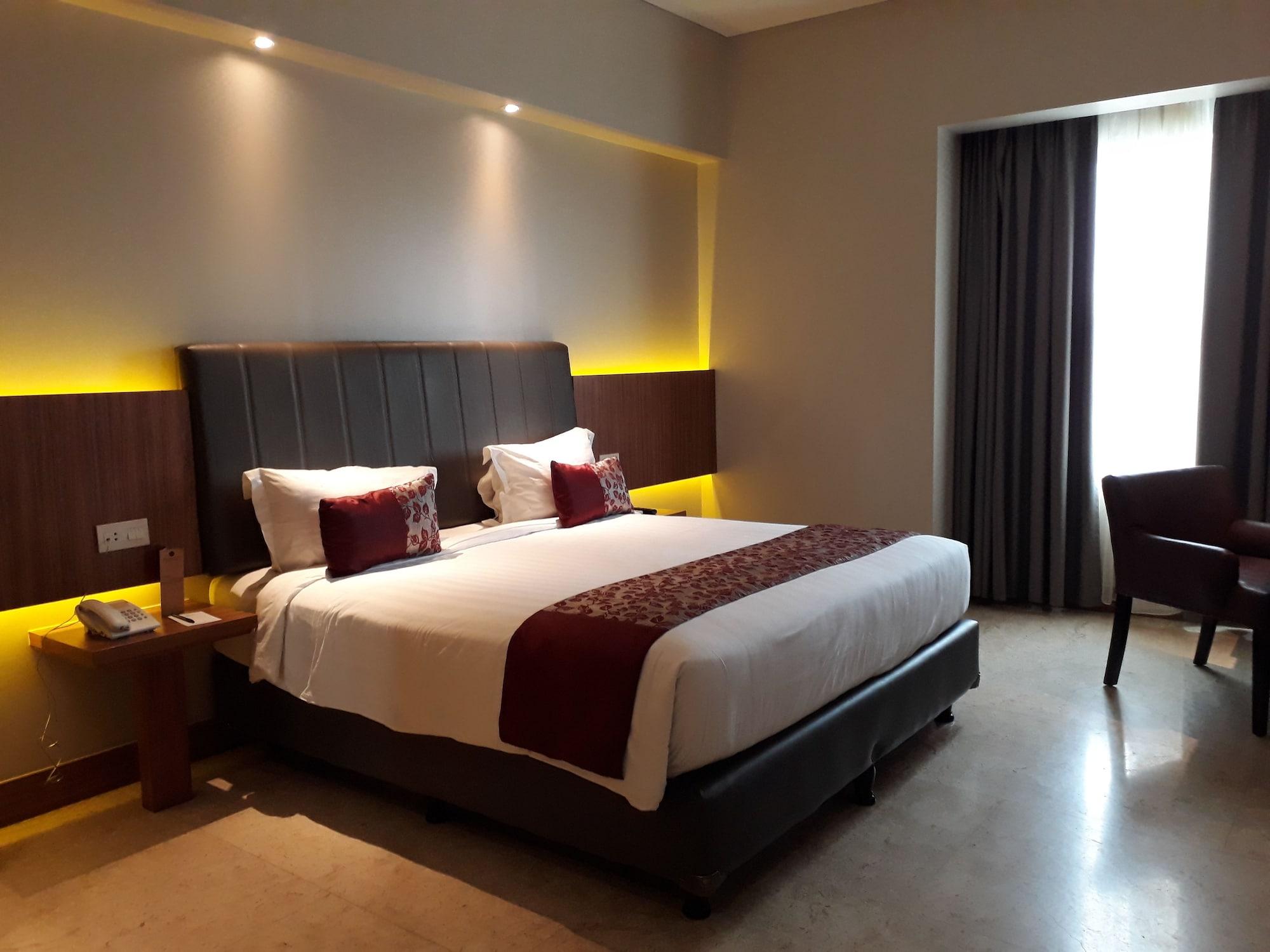 Demelia Hotel Makassar Eksteriør billede