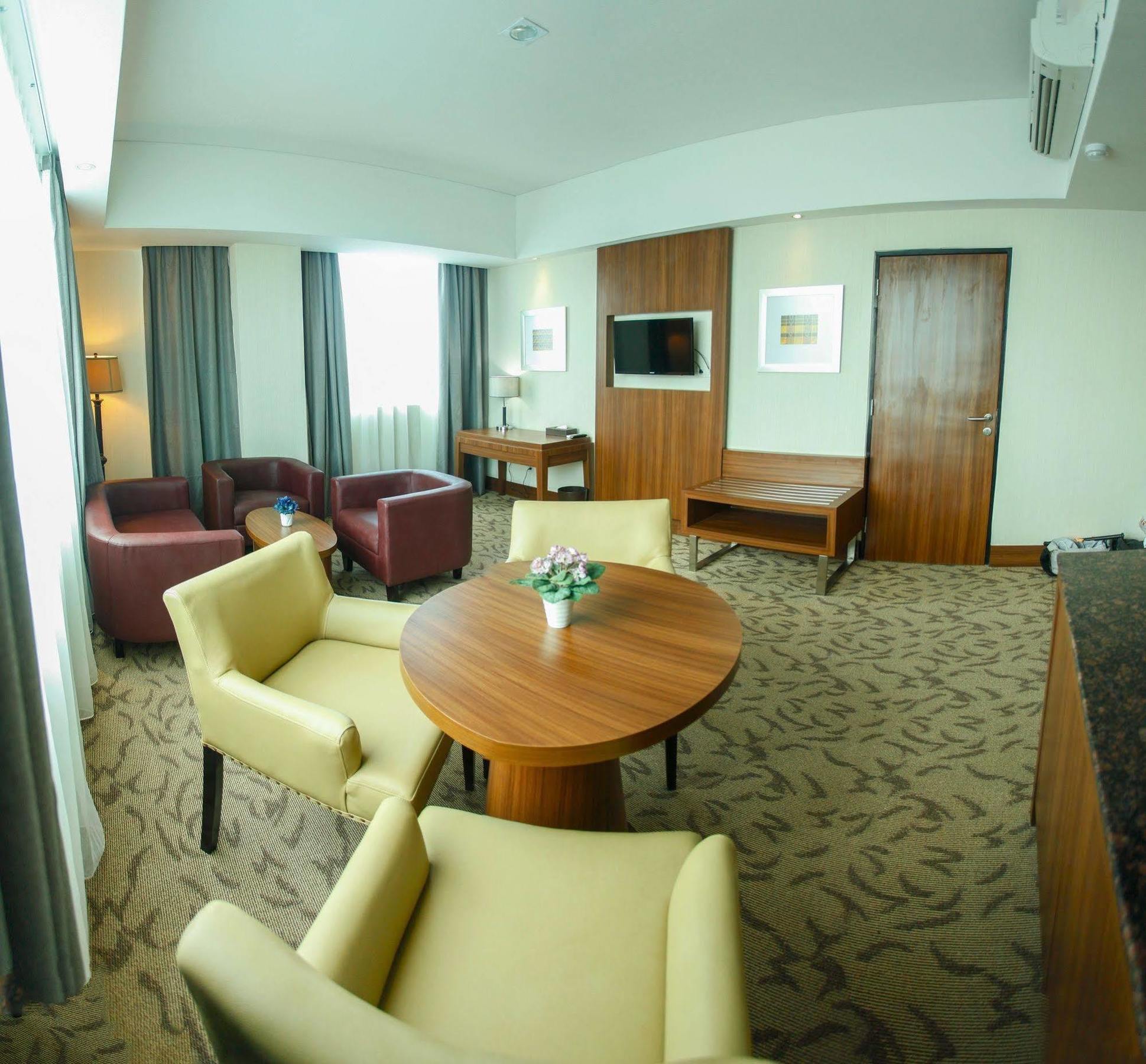 Demelia Hotel Makassar Eksteriør billede