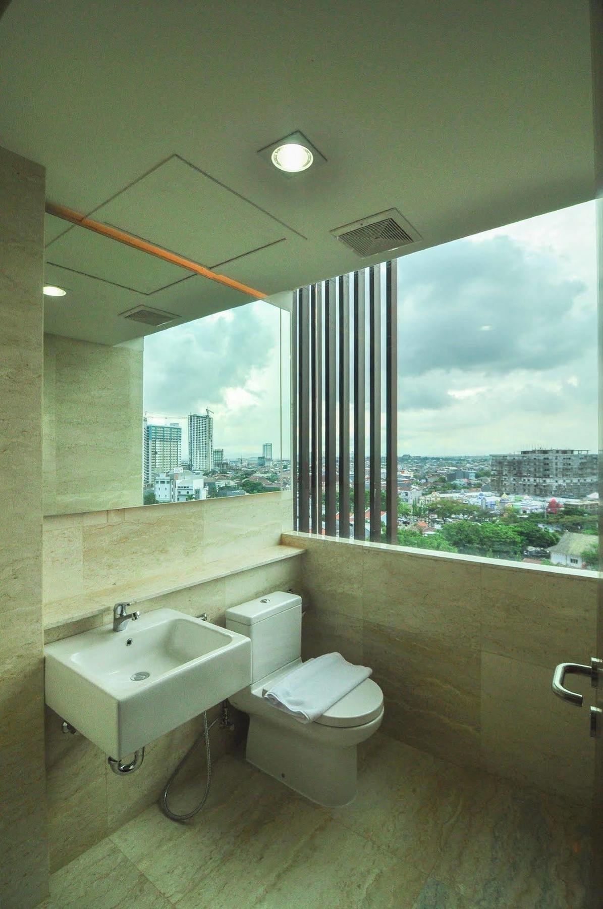 Demelia Hotel Makassar Eksteriør billede