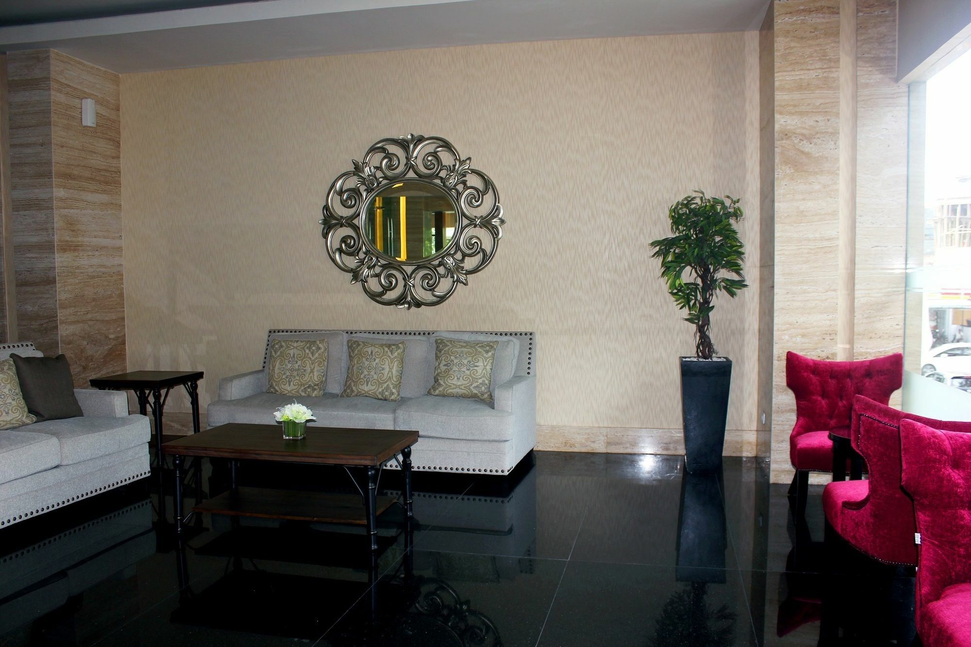 Demelia Hotel Makassar Eksteriør billede
