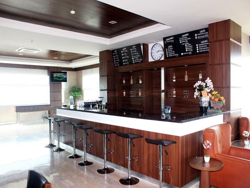 Demelia Hotel Makassar Eksteriør billede