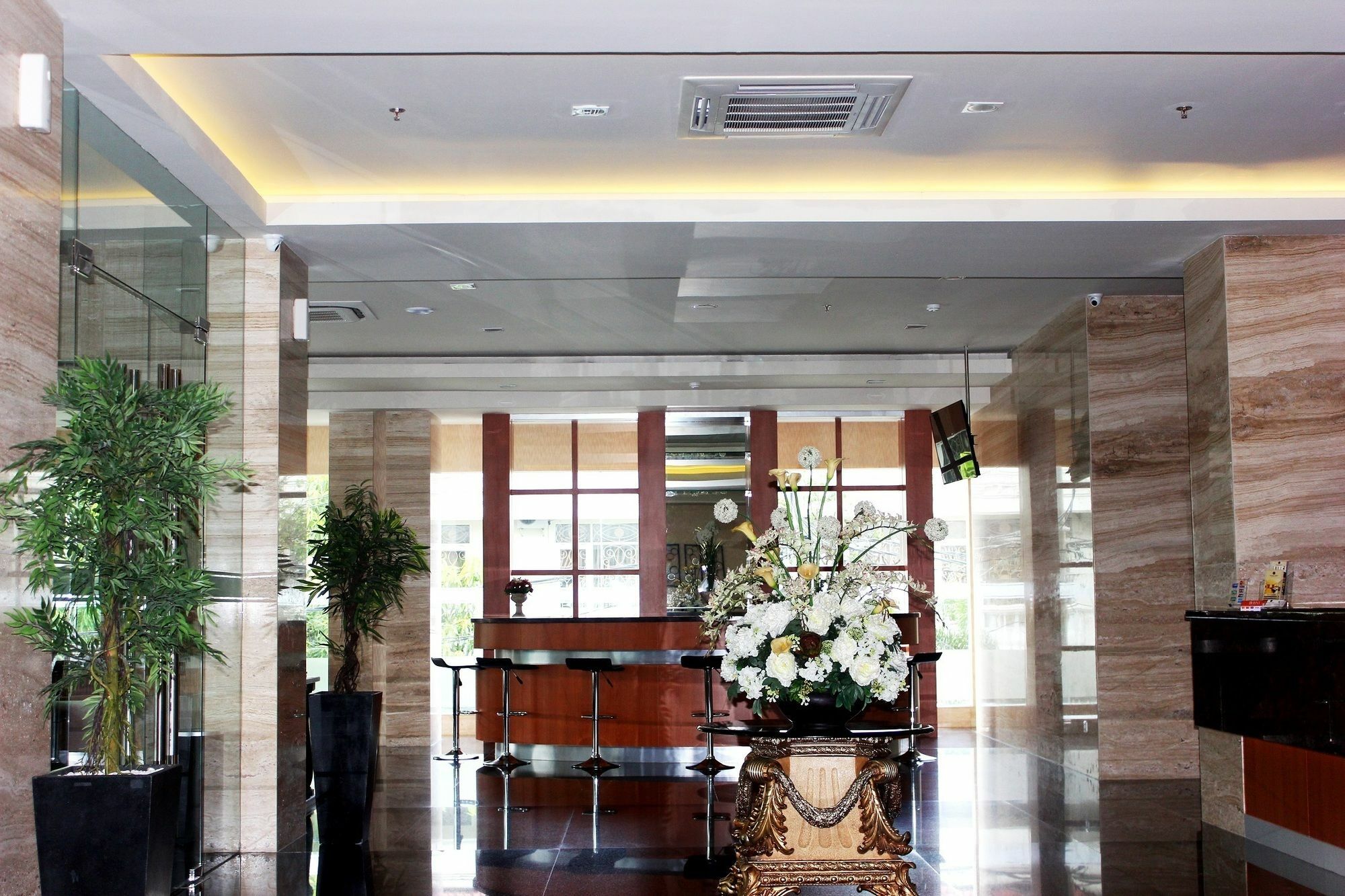 Demelia Hotel Makassar Eksteriør billede